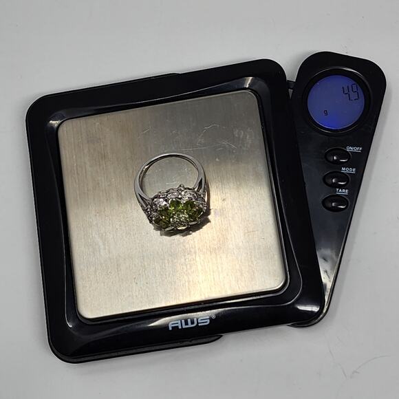 Vintage Peridot Sterling Silver Size 10 Ring - Picture 10 of 12